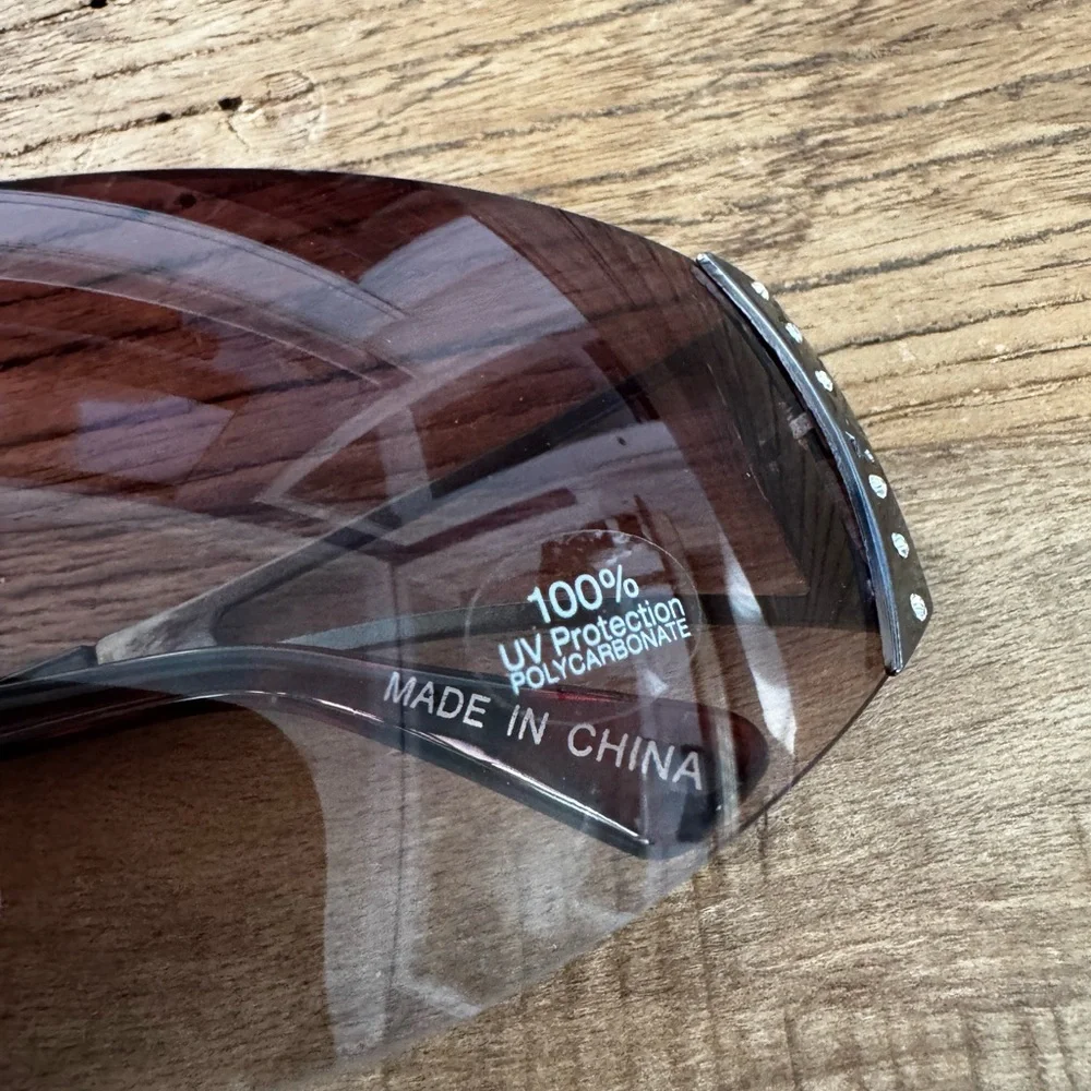 NEW PrettyLittleThing Brown Y2K Curved Visor Glasses - Picture 7 of 10